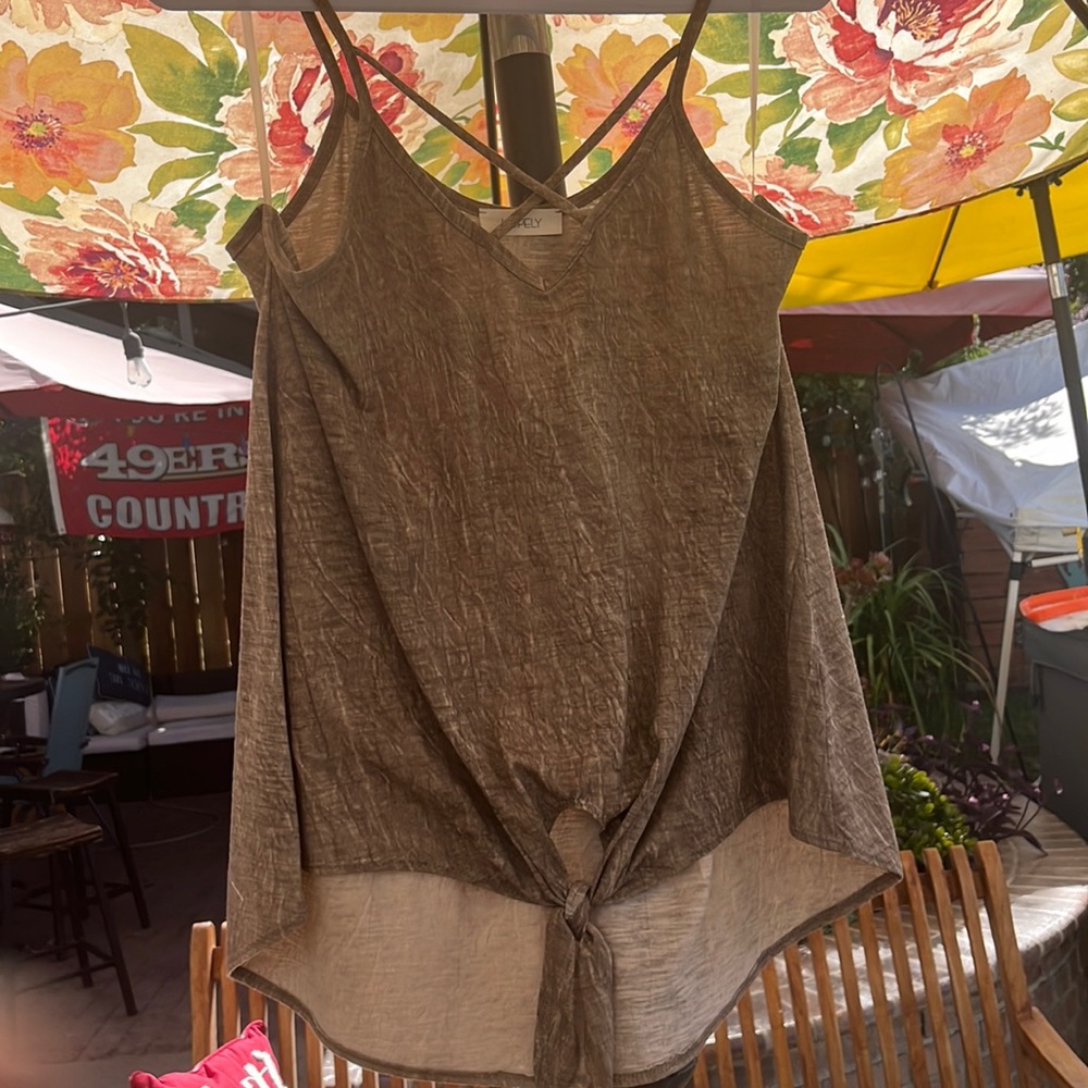 Women’s sleeveless top